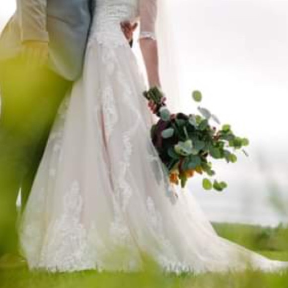 Custom โEddy Kโ lace wedding gown ๐ฐ๐ป - Picture 3 of 10